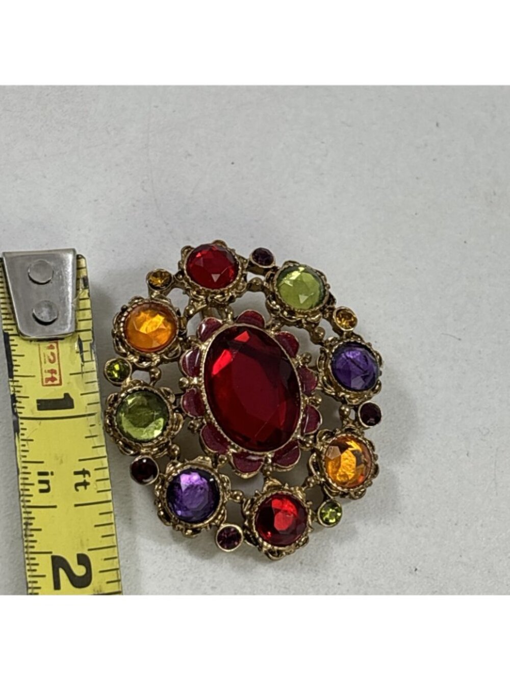 Vintage Brooch with Multicolor Acrylic Stones - One Size - Gold Tone - Picture 5 of 5